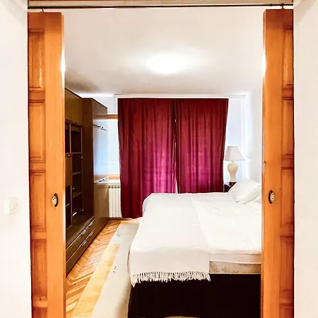 Potoklinica Deluxe דירה